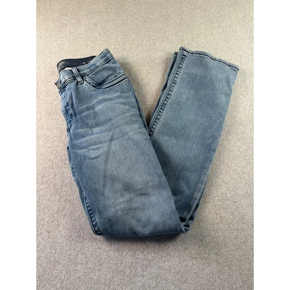 Wrangler Willow Ultimate Riding Jeans Light Wash Bootcut Denim 9x36 10WRW60AR